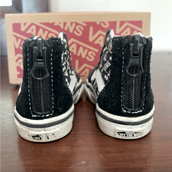 Toddler vans size 4 - Picture 3 of 4